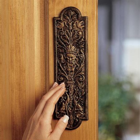 DESIGN TOSCANO Greenman Iron Door Plate SP626